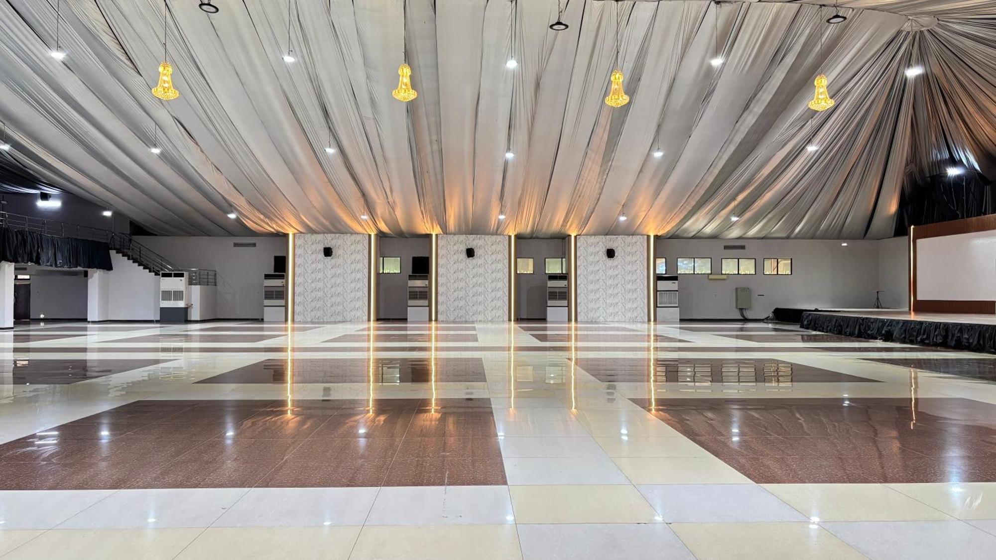 Utc Hotel סמאראנג מראה חיצוני תמונה
